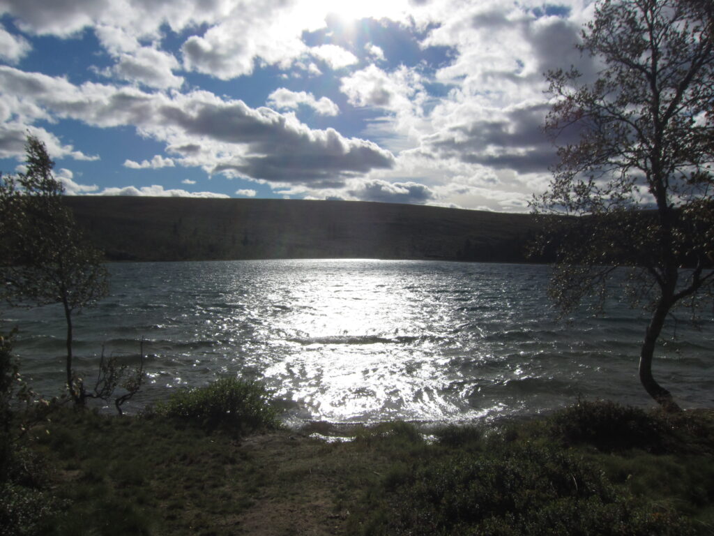 Raululampi ja siinä oleva aallokko